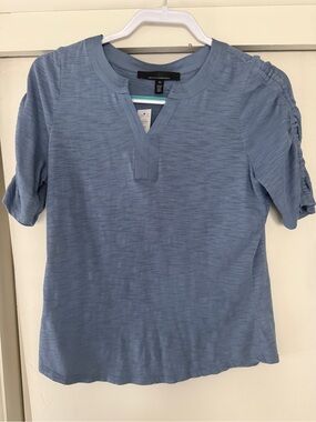 WHITE HOUSE BLACK MARKET NWT COTTON SLUB SHIRT WITH RUCHED SLEEVES SIZE XS